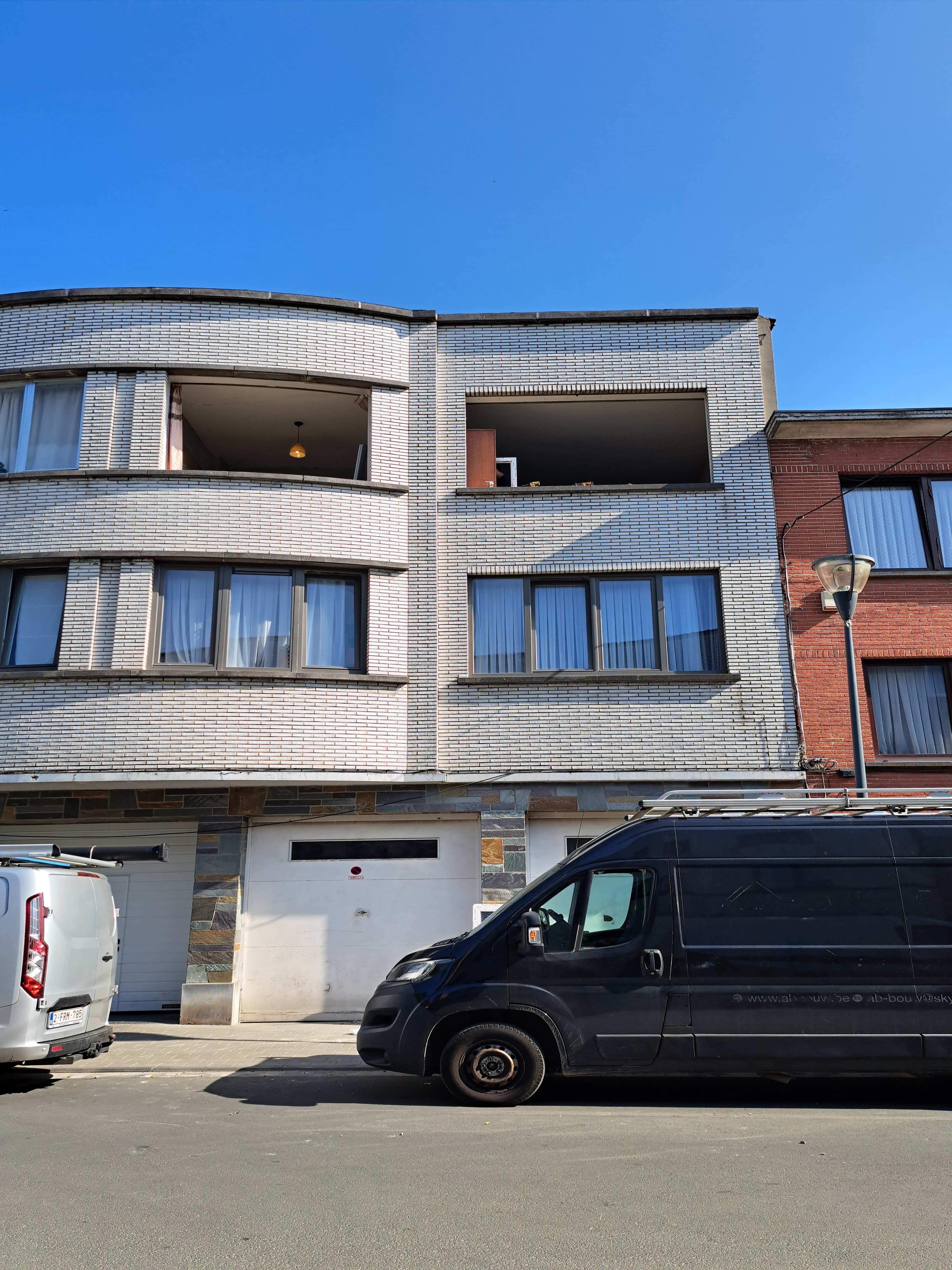Ramen op maat Brussel: PVC, aluminium of hout? (2026)